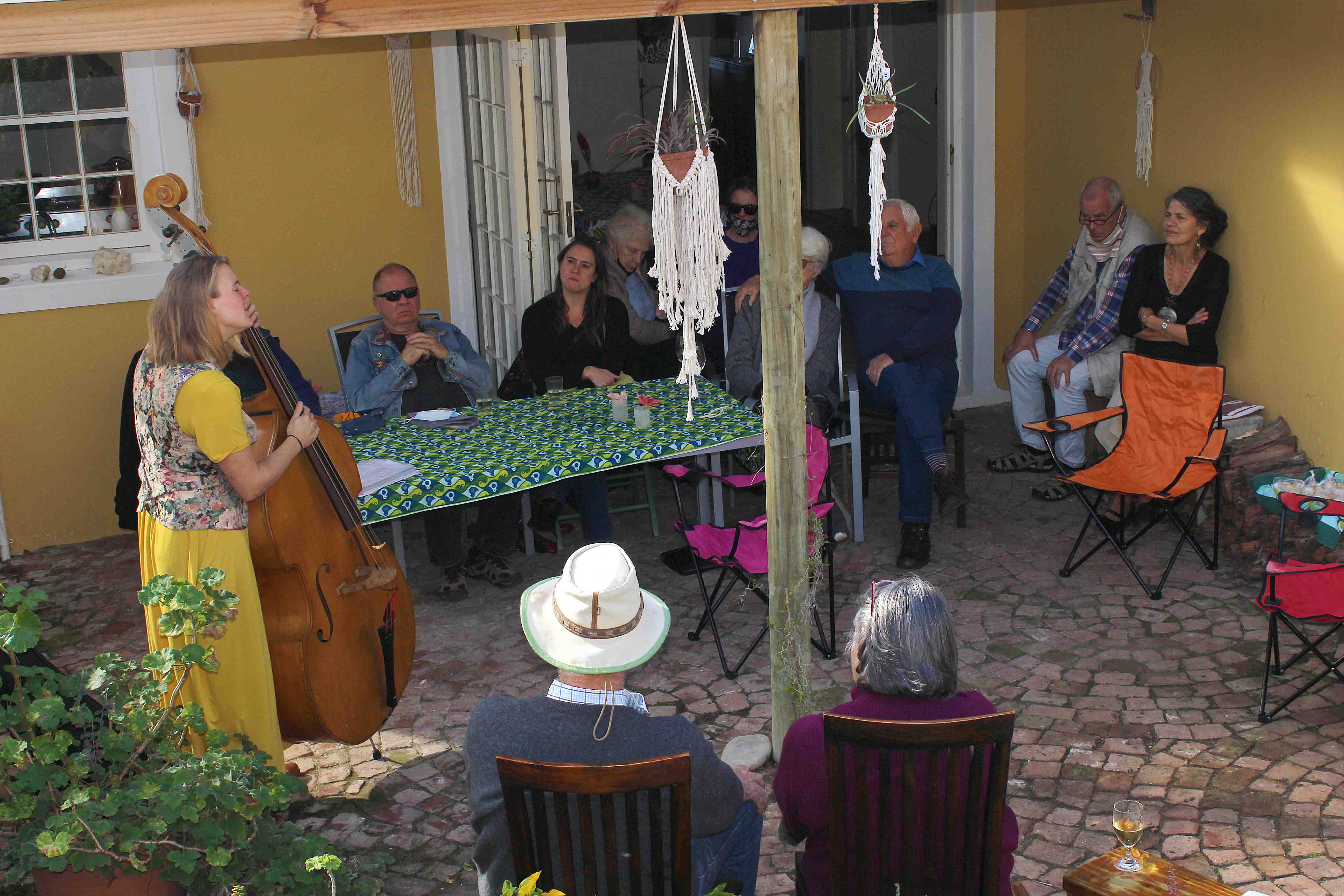 Sarah Blake playing in front of an audience.